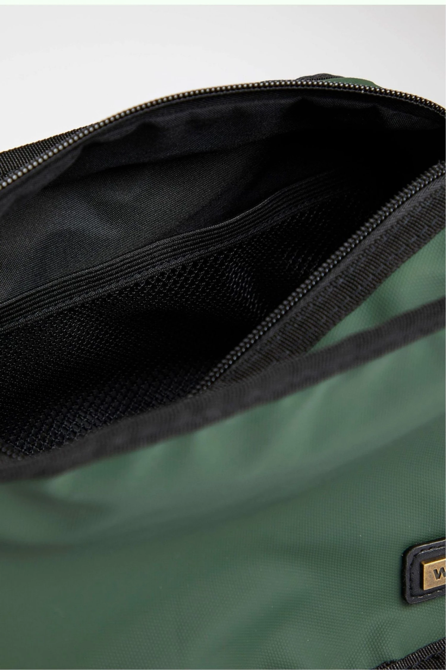 Weird Fish Green Sandford Travel Wash Bag 3 Weird Fish Green Sandford Travel Wash Bag - Image 3