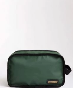 Weird Fish Green Sandford Travel Wash Bag 7 Weird Fish Green Sandford Travel Wash Bag -Weird Fish Sales unnamed file 1066